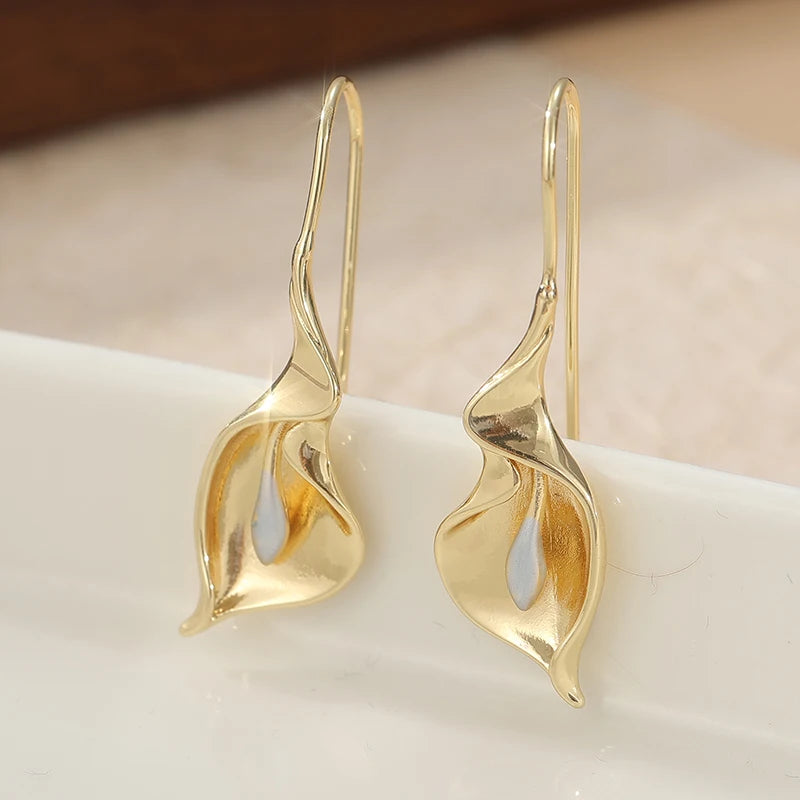 Exquisite Blooming Flower Hook Earrings Personality Accessories Gold Silver Color Plant Dangle Earrings For Women Jewelry