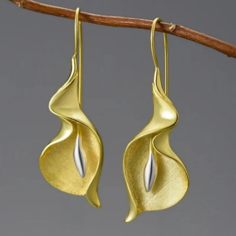 Exquisite Blooming Flower Hook Earrings Personality Accessories Gold Silver Color Plant Dangle Earrings For Women Jewelry